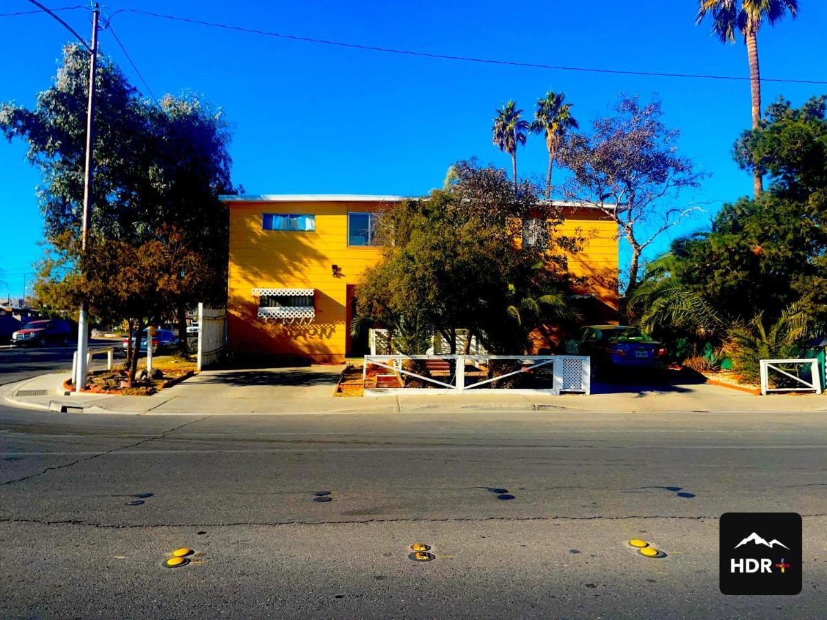 The Yellow Penthouse Llc Apartment Las Vegas Exterior photo